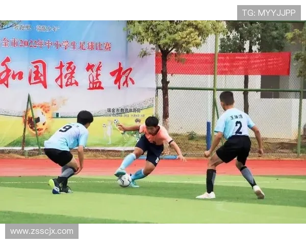 中国足球明星齐聚上海展现风采助力足球事业发展与青训培养 中国足球明星齐聚上海展现风采助力足球事业发展与青训培养