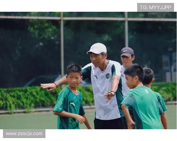 中国绿城足球明星的崛起与发展历程探讨及其对中国足球的影响