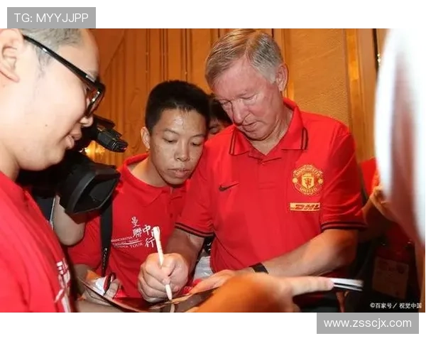 从默默无闻到闪耀绿茵场足球明星成名前的心路历程与采访揭秘