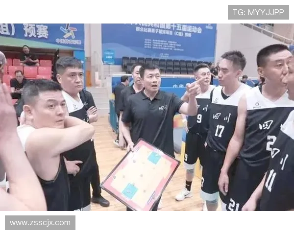 成都篮球队联赛表现分析:团队配合与战术执行的完美结合 成都篮球队联赛表现分析:团队配合与战术执行的完美结合