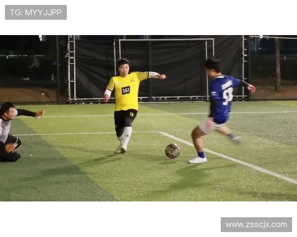 众星齐聚观看足球明星精彩瞬间视频引发热议